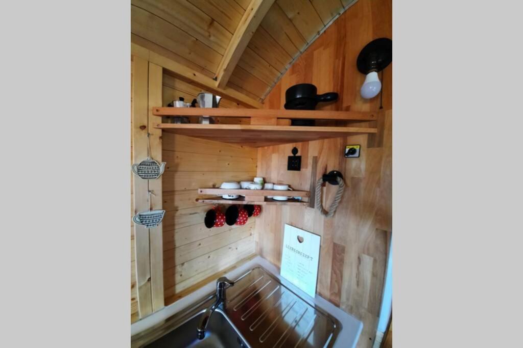 Ferienwohnung Autarkes Tiny House mit Rheinblick Rumikon Exterior foto